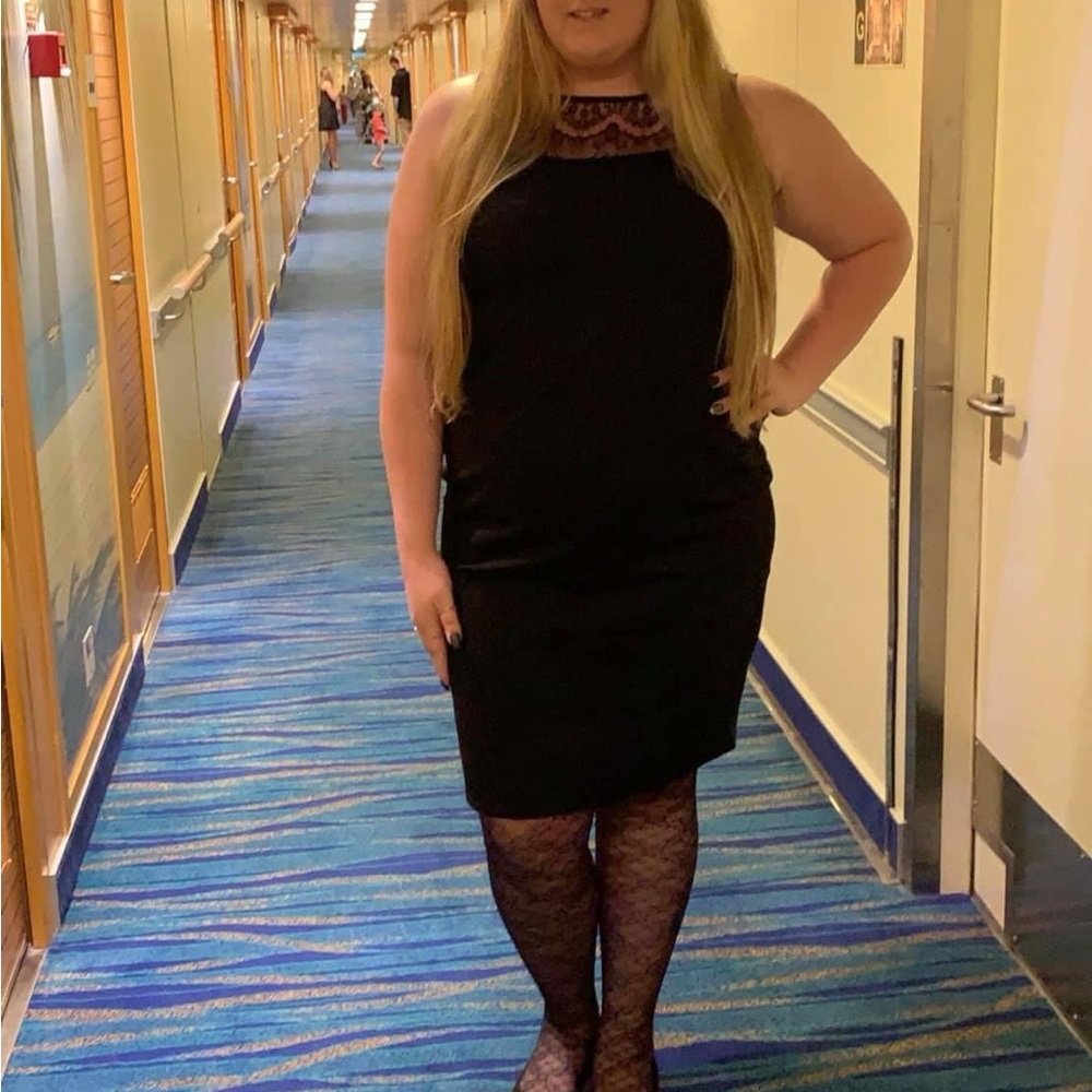 Lace neck form fitting dress